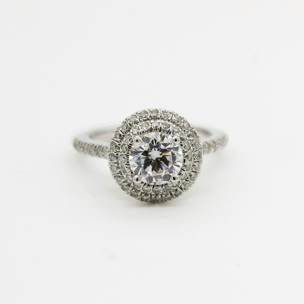 Halo Ring at Popular Jewel of London